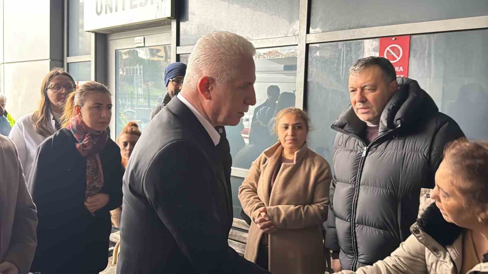 vali gul ve il emniyet muduru yildizdan enkazdan kurtarilan yaralilara hastane ziyaret 3 GXS2TNXr