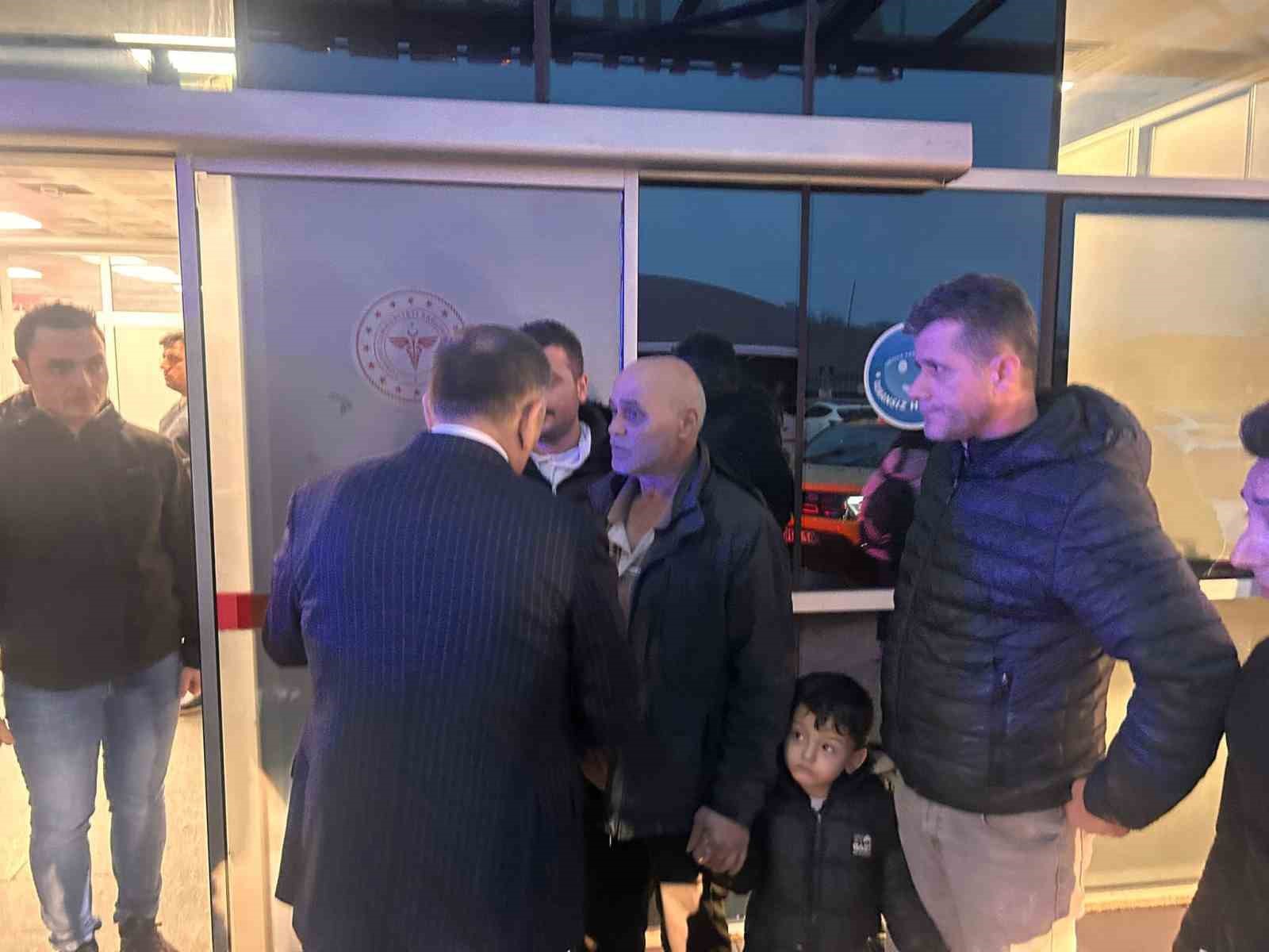 Vali Hacıbektaşoğlu maden ocağındaki göçükte yaralanan işçiyi hastanede ziyaret etti 4 vali hacibektasoglu maden ocagindaki gocukte yaralanan isciyi hastanede ziyaret etti 0 Ylc9QPt1