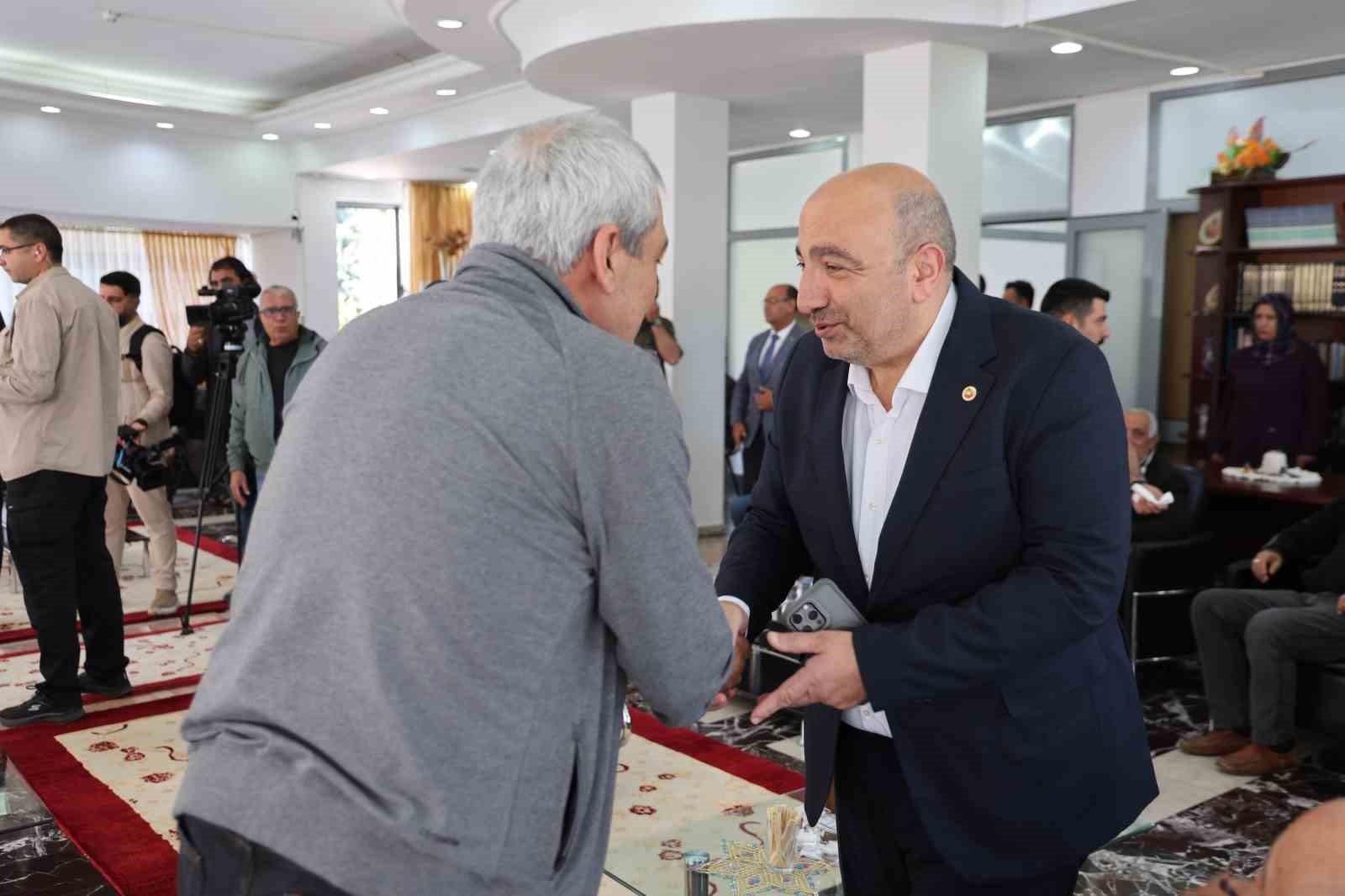 vali hatipoglu huzurevi sakinleriyle bir araya geldi 3 wKuLpNgr