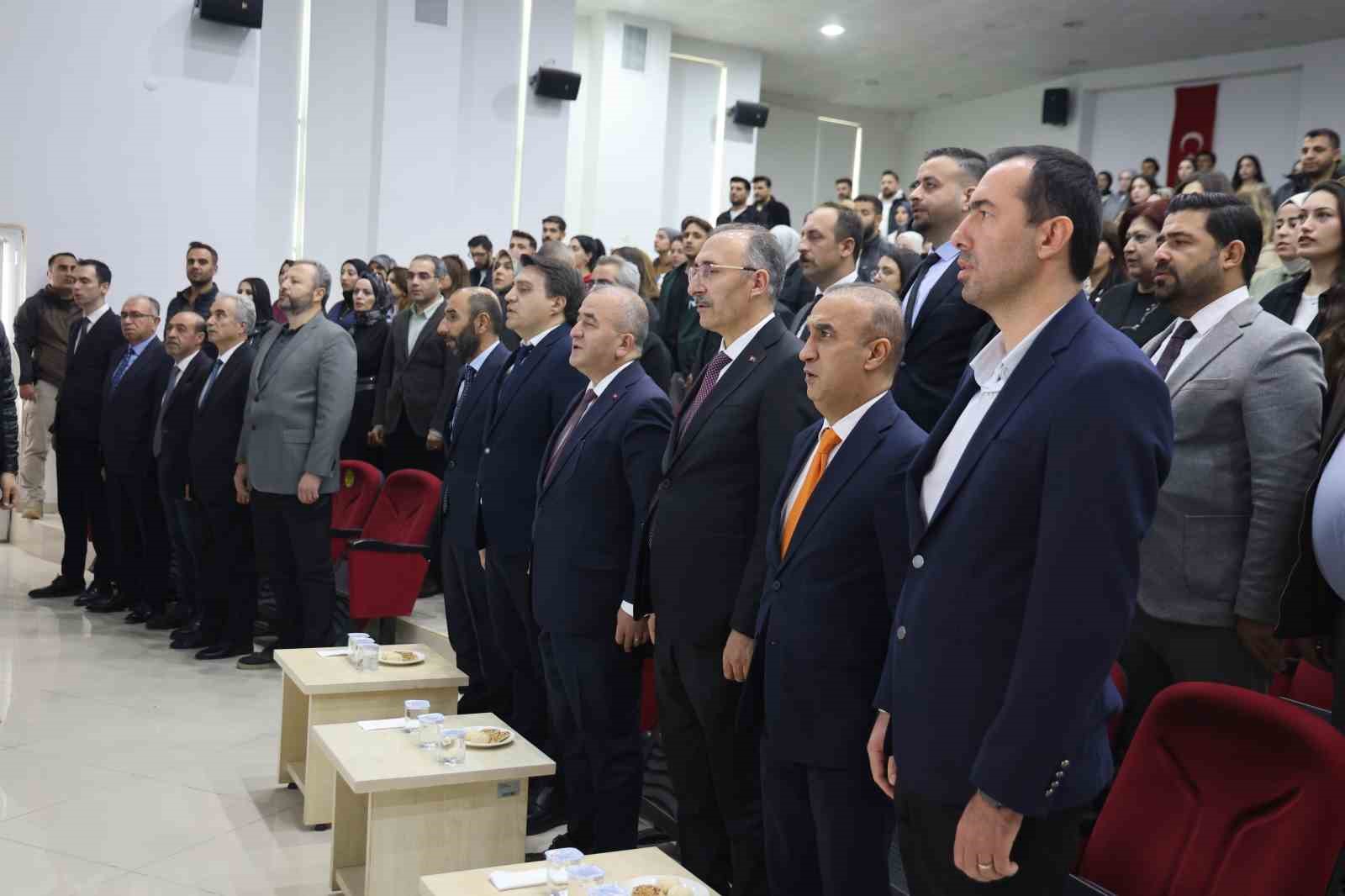 vali hatipoglu turkiye ozellikle teknolojik alanda savunma sanayi basta olmak uzere yaptigi calismalarla cok 7byCcVbG