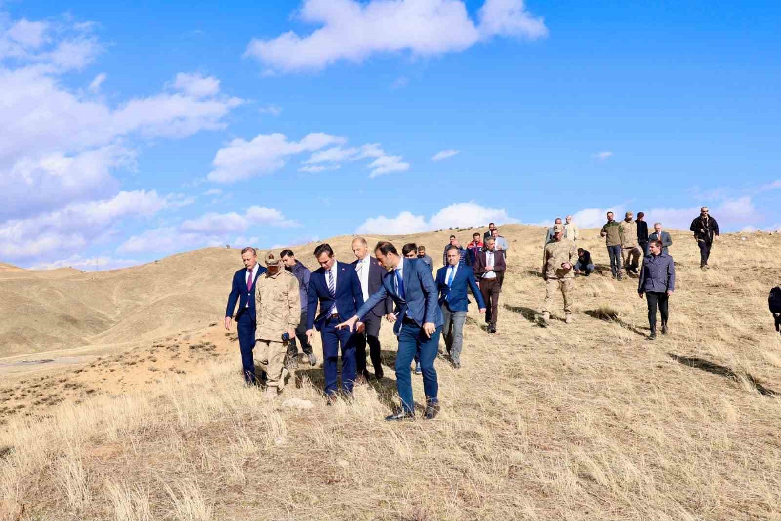 vali karakaya 387 askerin sehit dustugu bolgede 0 JCnuZTnX