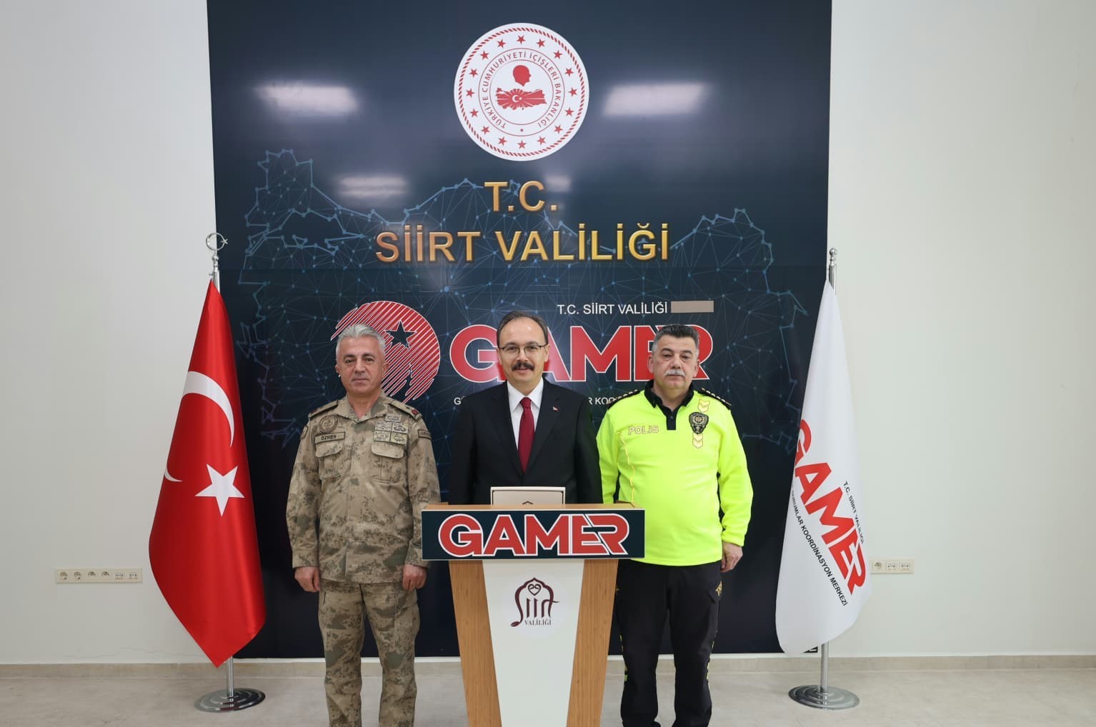 Vali Kızılkaya: "Bir önceki yılın ocak ayına kıyasla asayiş olaylarında yüzde 14 oranında azalma sağlanmıştır" 5 vali kizilkaya bir onceki yilin ocak ayina kiyasla asayis olaylarinda yuzde 14 oraninda azalma HmI1C262