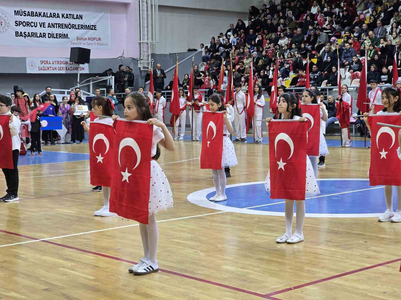vali koltuguna oturdu ilk talimati okul guvenligi oldu 3 v7tH4tiN