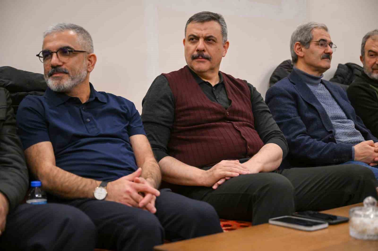 Vali Mustafa Çiftçi, Yazıpınar köyünde tel helvası geleneğine katıldı 7 vali mustafa ciftci yazipinar koyunde tel helvasi gelenegine katildi 3 fnQHzQZa