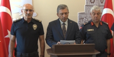 vali-sahinden-otokoc-bayine-saldiri-aciklamasi-bugun-itibariyla-13-kisi-gozaltinda-bulunuyor-IOsgu8eR.jpg