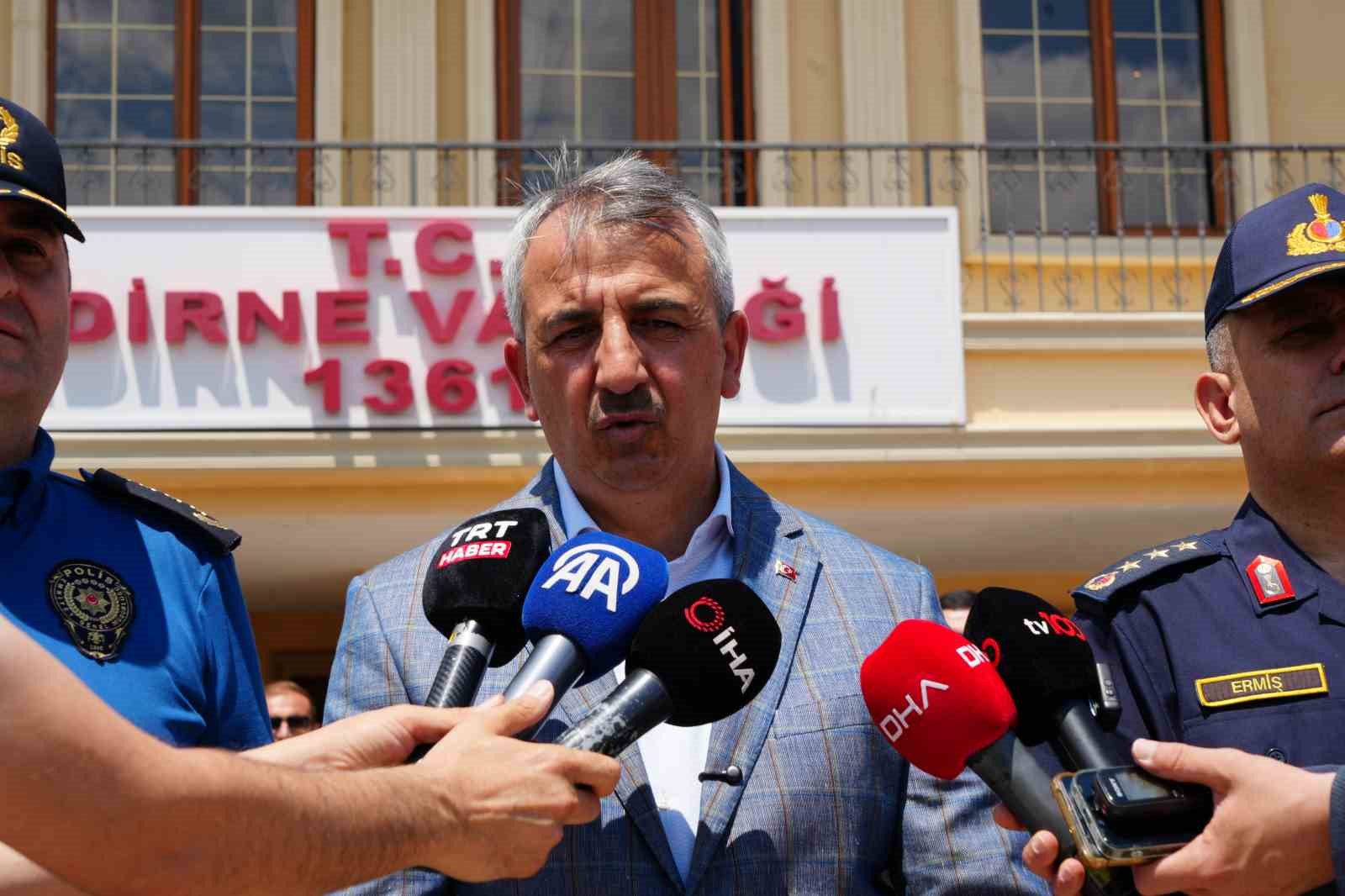 Vali Sezer: "Düzensiz göçte Edirne büyük ölçüde rota olmaktan çıktı" 7 vali sezer duzensiz gocte edirne buyuk olcude rota olmaktan cikti 3 eViCGaJQ