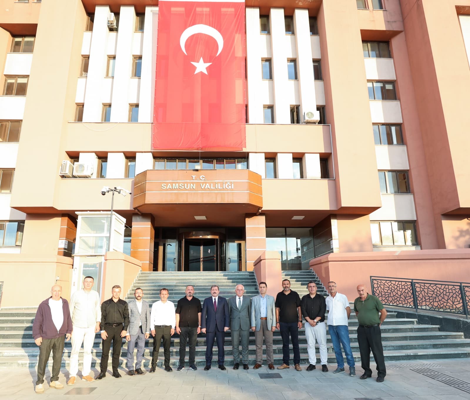 Vali Tavlı: "15 Temmuz milli irade kahramanlarımız da sonsuza kadar minnetle anılacak" 6 vali tavli 15 temmuz milli irade kahramanlarimiz da sonsuza kadar minnetle anilacak 2 SSESiFKM