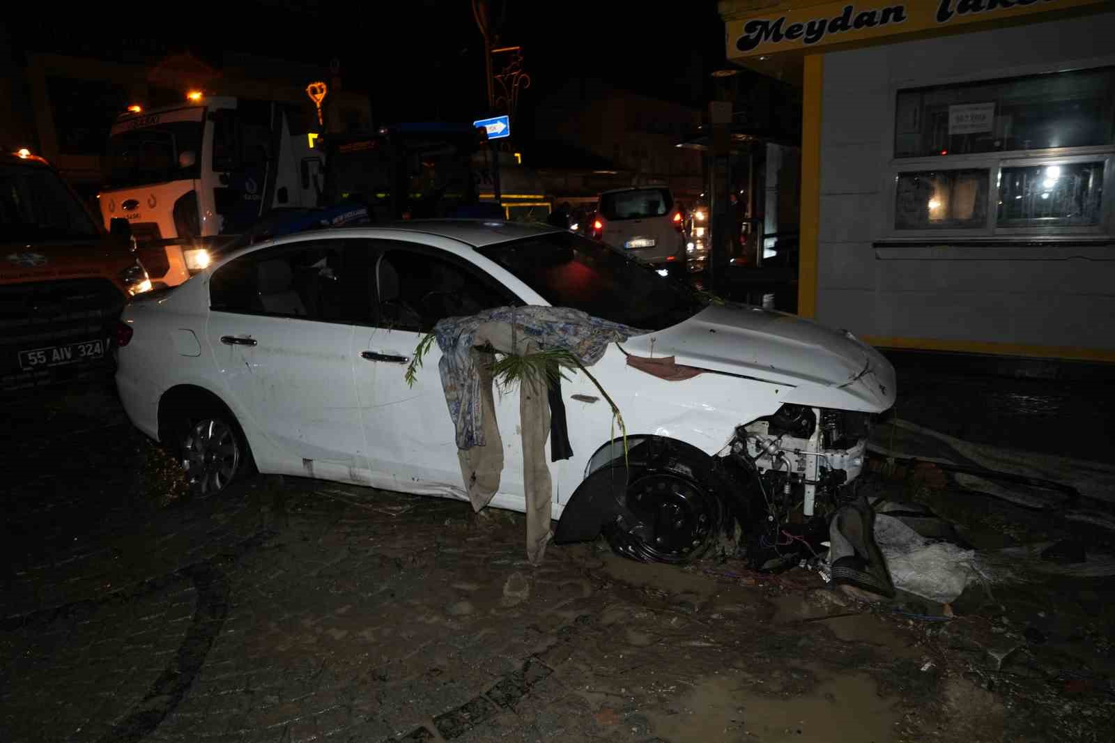 vali tavlidan sel aciklamasi can kaybi ve yaralanma yok is yerlerinde zararlar mevcut 3 dZs82TE3