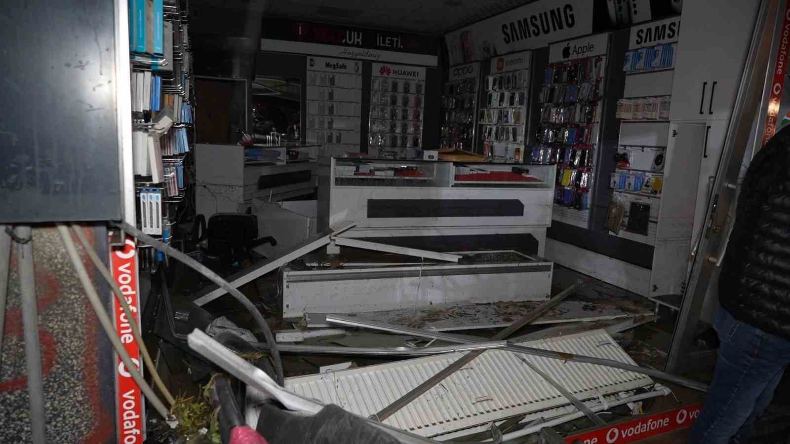 vali tavlidan sel aciklamasi can kaybi ve yaralanma yok is yerlerinde zararlar mevcut 6 KufSJSs6