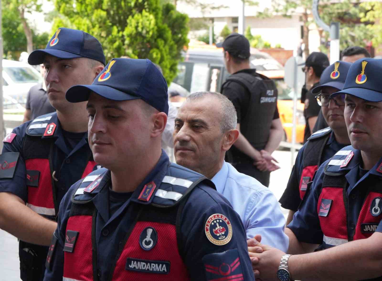 vali tuncay sonel koruma polisi sukru eroglu ile emekli polis memuru gokhan ertok erzurum KVWp7gOg