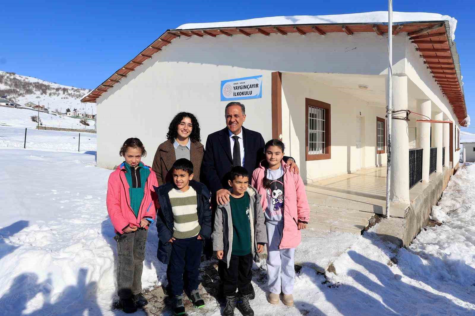 vali ustadan fedakar ogretmene ve 4 ogrencisine ziyaret 1 nFshSeKh
