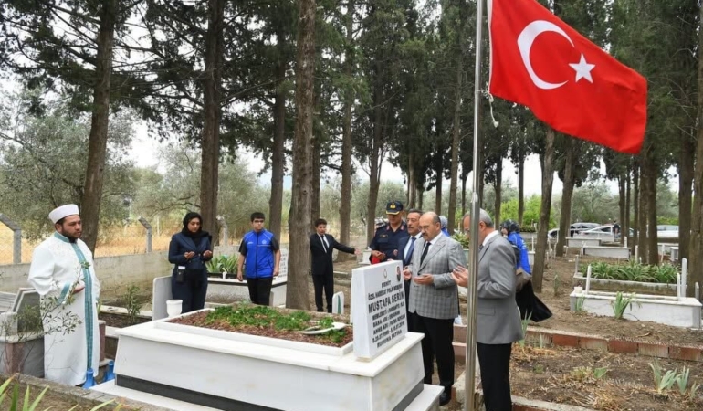 vali-ustaoglu-15-temmuz-sehitlerinin-ailelerini-ziyaret-etti-rBagPw6x.jpg