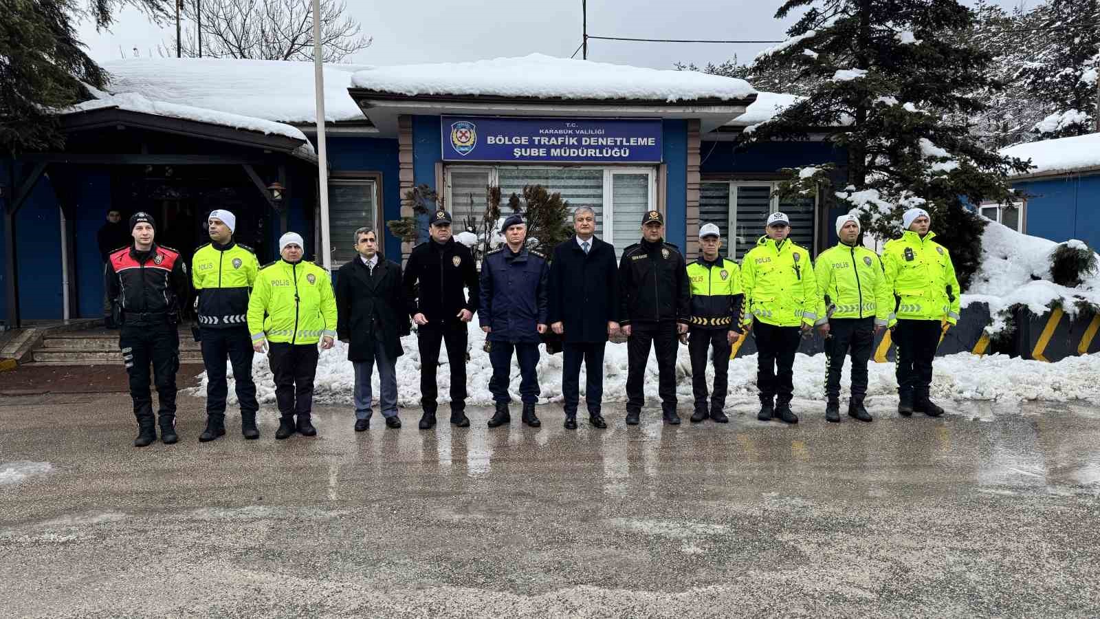 Vali Yavuz’dan don ve buzlanma uyarısı: "Bu gece en soğuk geceyi yaşayacağız" 5 vali yavuzdan don ve buzlanma uyarisi bu gece en soguk geceyi yasayacagiz 1 tpQQQ7sI
