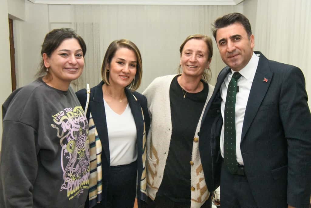 valiyi sosyal medyadan davet etti kapida gorunce buyuk mutluluk yasadi 2 SfQ9Ouuc