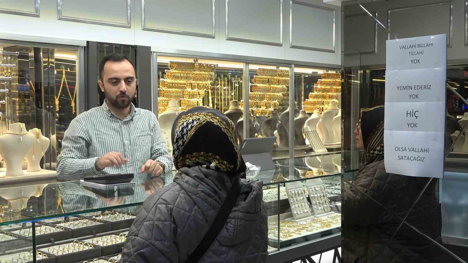 vallahi billahi yok yazisi kuyumcuda izdihami durduramadi 3 LZYayjEZ
