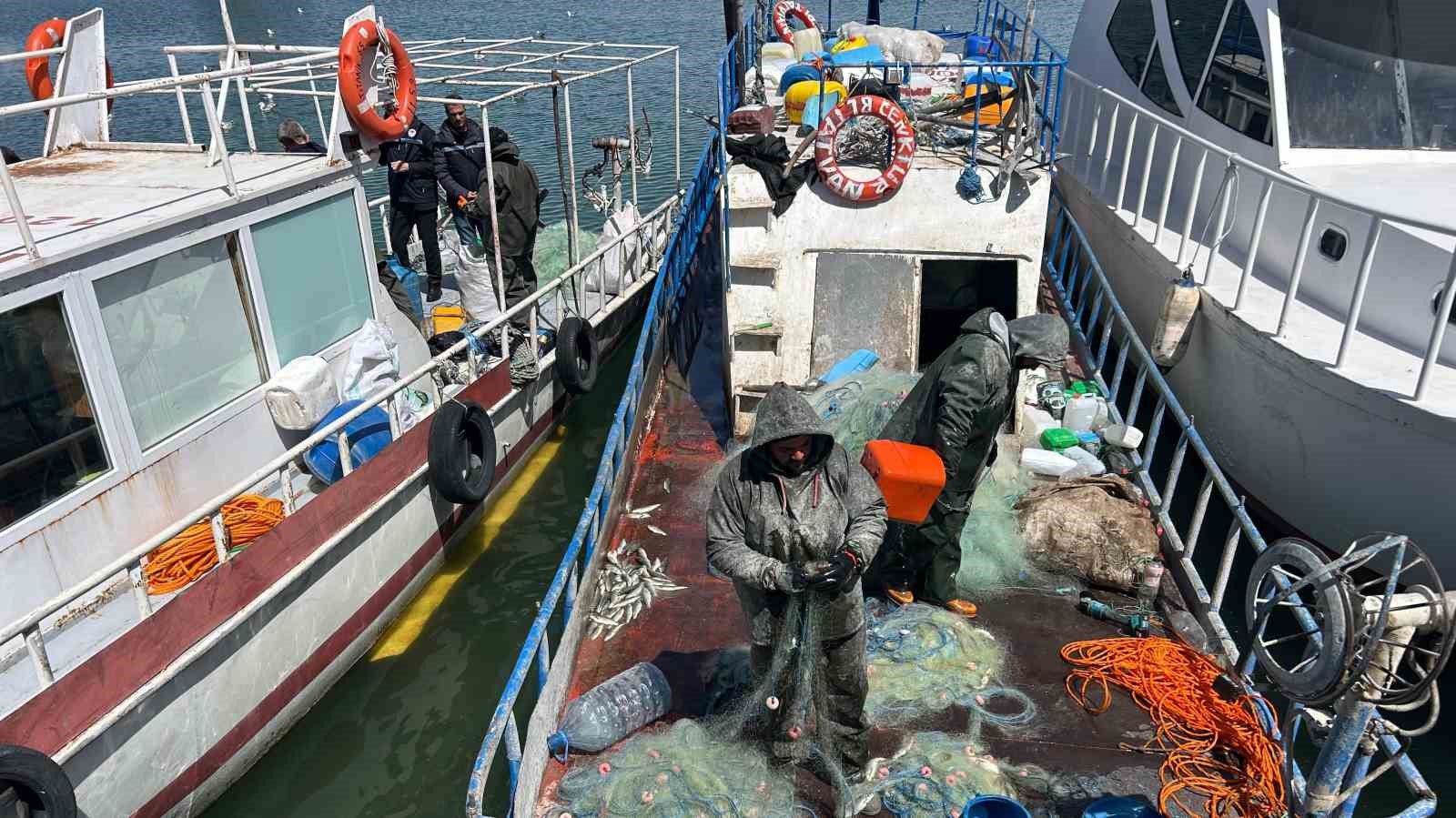 van golunde inci kefali icin av yasagi kacak avlanmanin cezasi 16 bin tl 1 GpUfIYp2