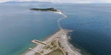 van-golunde-su-seviyesi-dustu-carpanak-adasina-giden-antik-yol-ortaya-cikti-32Hud6ZA.jpg