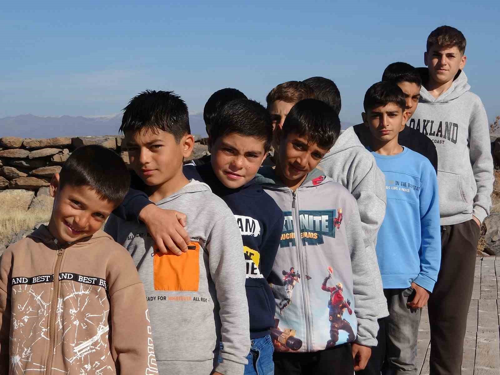 van golunde yazin sararan saclar kisin eski rengine dondu 3 h52MVnXA