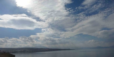 van-semalarinda-bulut-ve-isik-soleni-gunduz-bulutlarin-dansi-aksam-buyulu-manzaralar-VPxg5thA.jpg