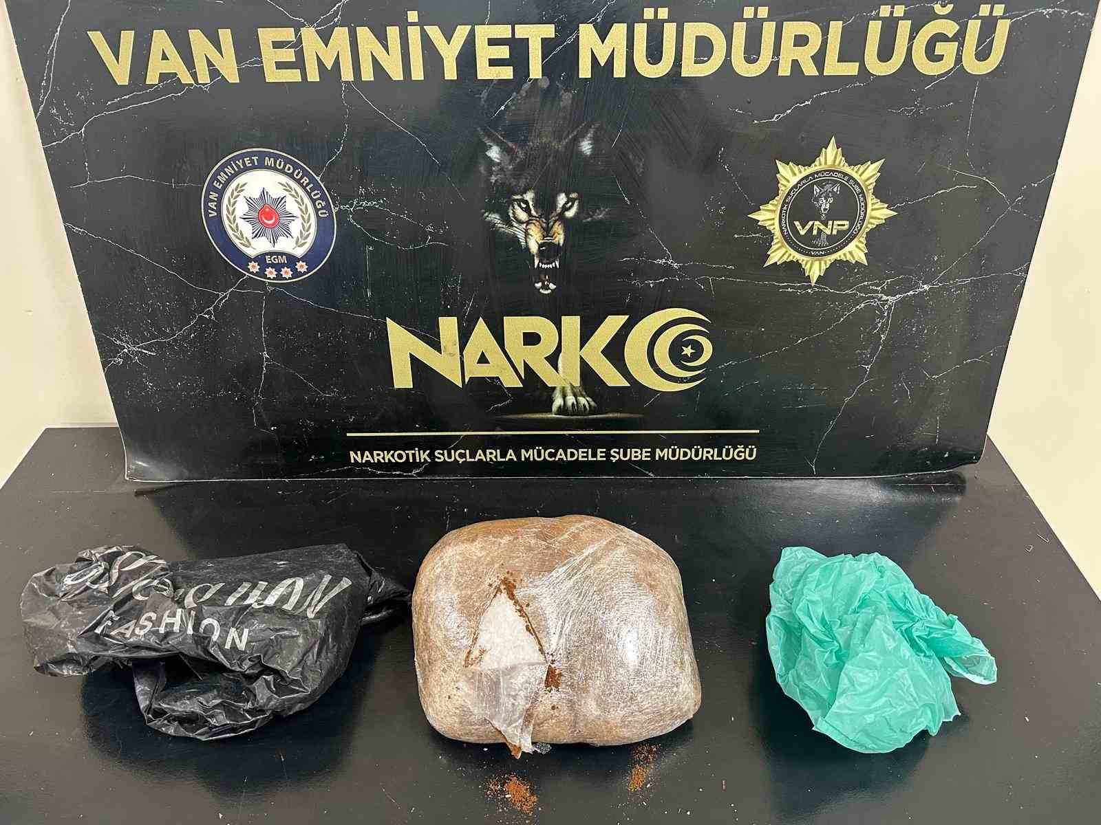 vanda 13 kilo metamfetamin ele gecirildi 1 tZsCyD5h