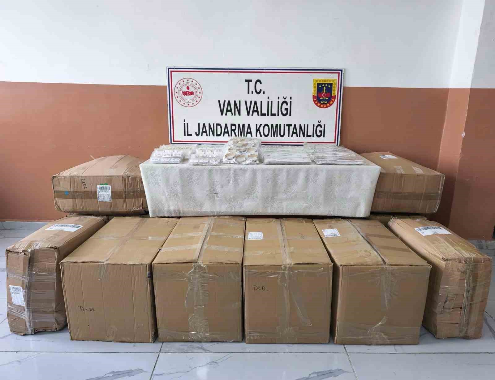 vanda 17 bin 160 adet kacak bijuteri malzemesi ele gecirildi 0 ISinpPHp