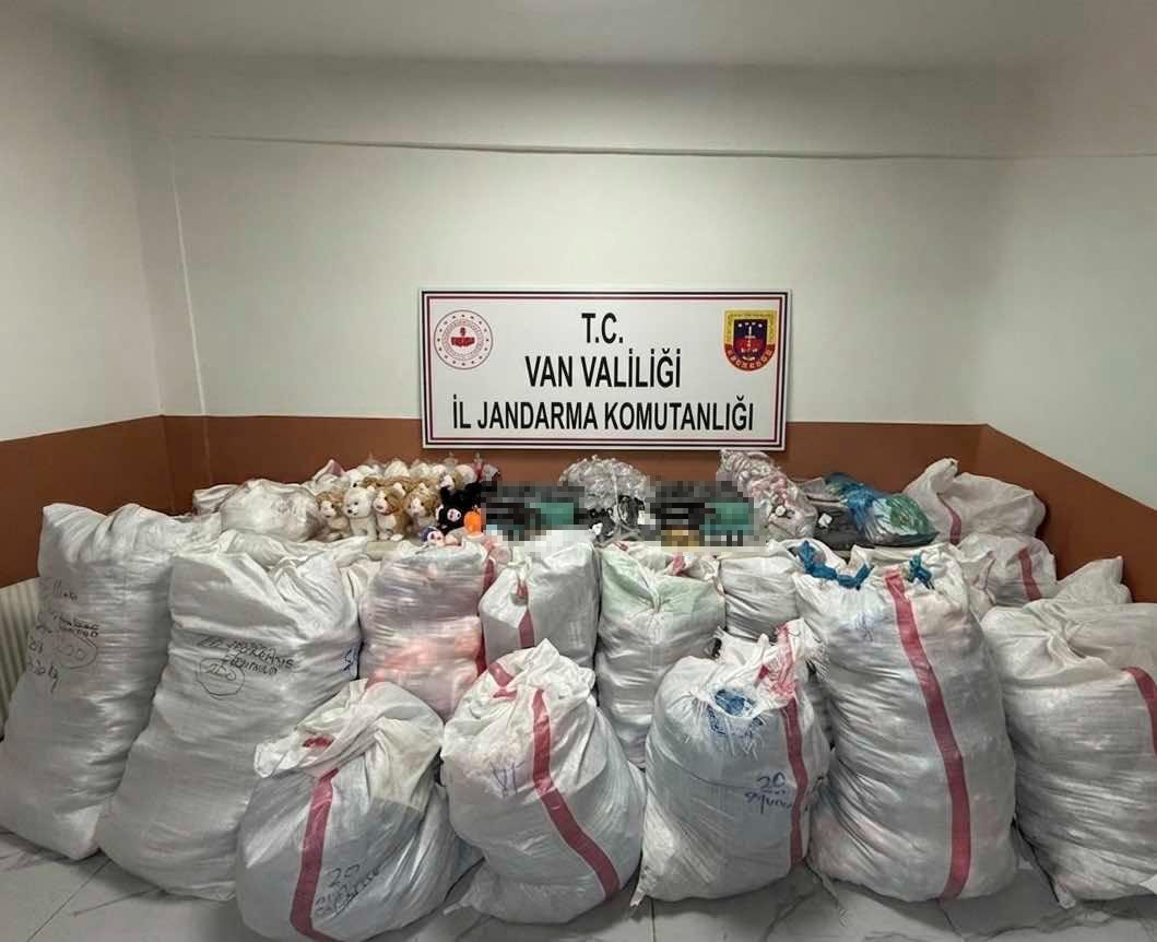 vanda 21 milyon tl degerinde gumruk kacagi malzeme ele gecirildi 0 JaZKpGVJ