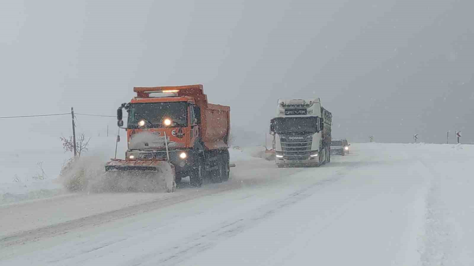 Van’da 266 yerleşim yerinin yolu kapalı 4 vanda 266 yerlesim yerinin yolu kapali 0 5RgAO9yJ