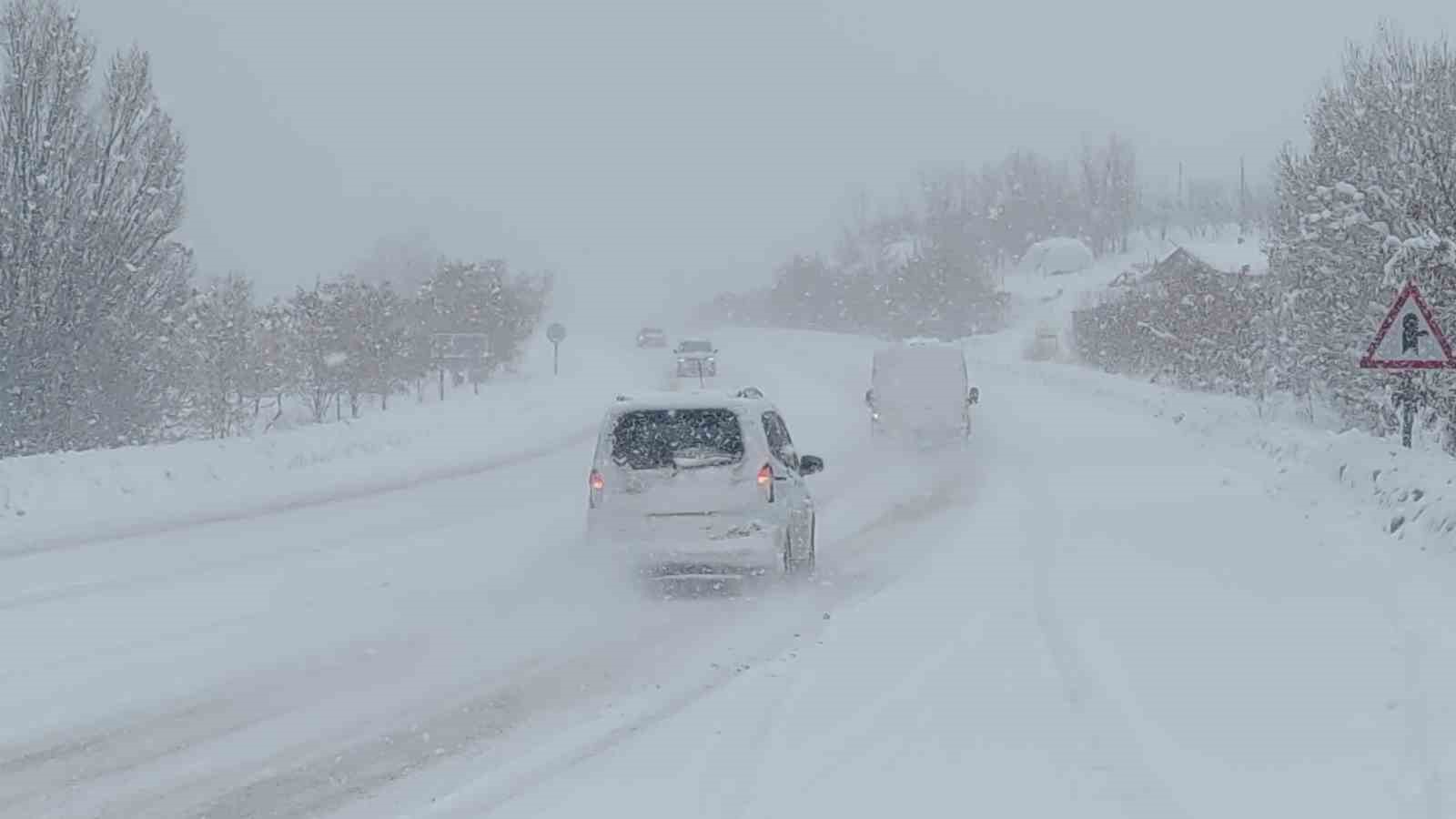 Van’da 266 yerleşim yerinin yolu kapalı 10 vanda 266 yerlesim yerinin yolu kapali 6