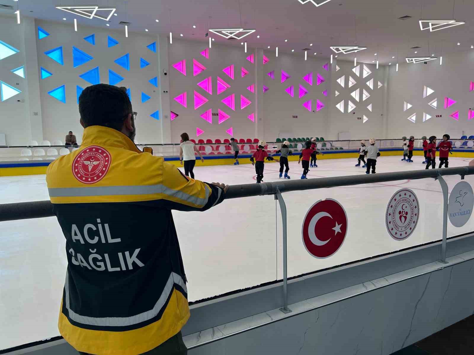 vanda 30 derece sicaklikta buz pateni keyfi 5 6KXiehZ2
