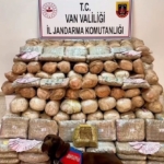 vanda-333-kilo-skunk-ele-gecirildi-CAIdgdLq.jpg