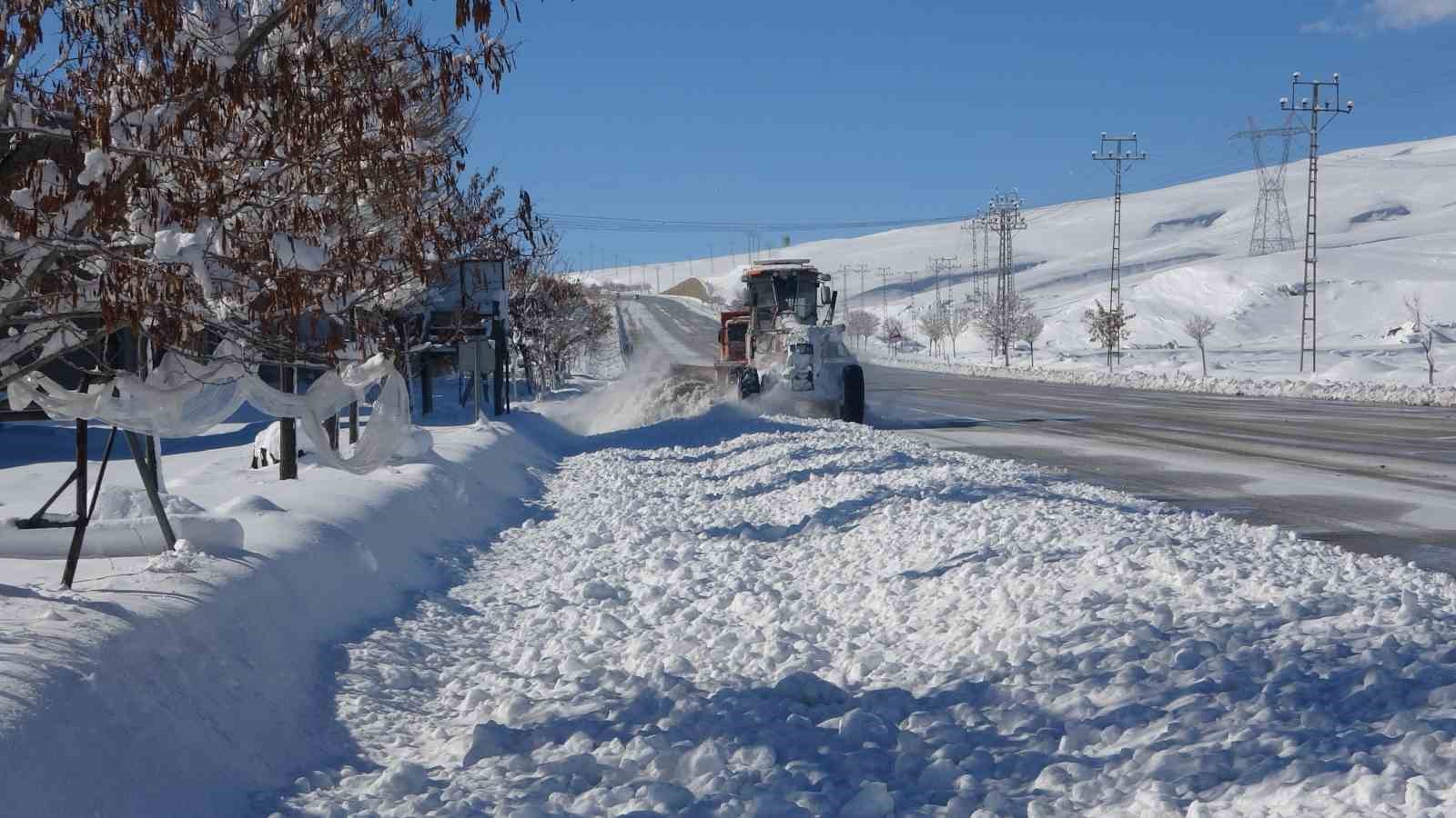 vanda 390 yerlesim yerinin yolu kardan kapandi 3 YCYKTCQw