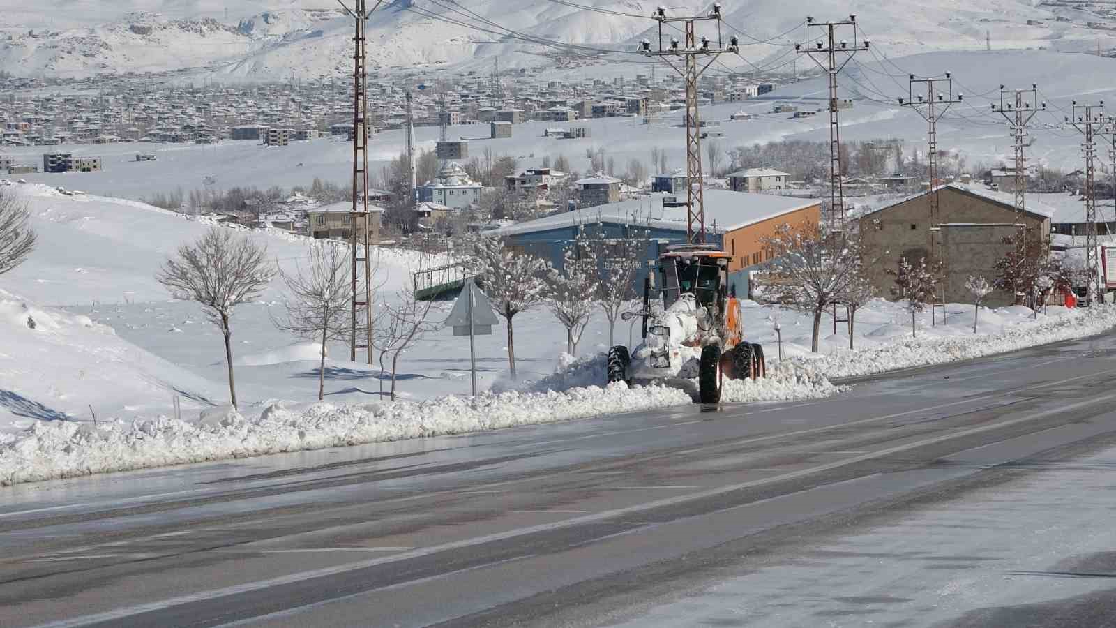 vanda 390 yerlesim yerinin yolu kardan kapandi 4 WA76OmM3
