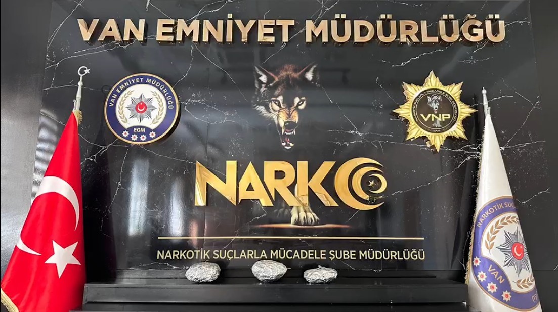vanda 4 kilo 700 gram metamfetamin ele gecirildi 0 5nFDGusu