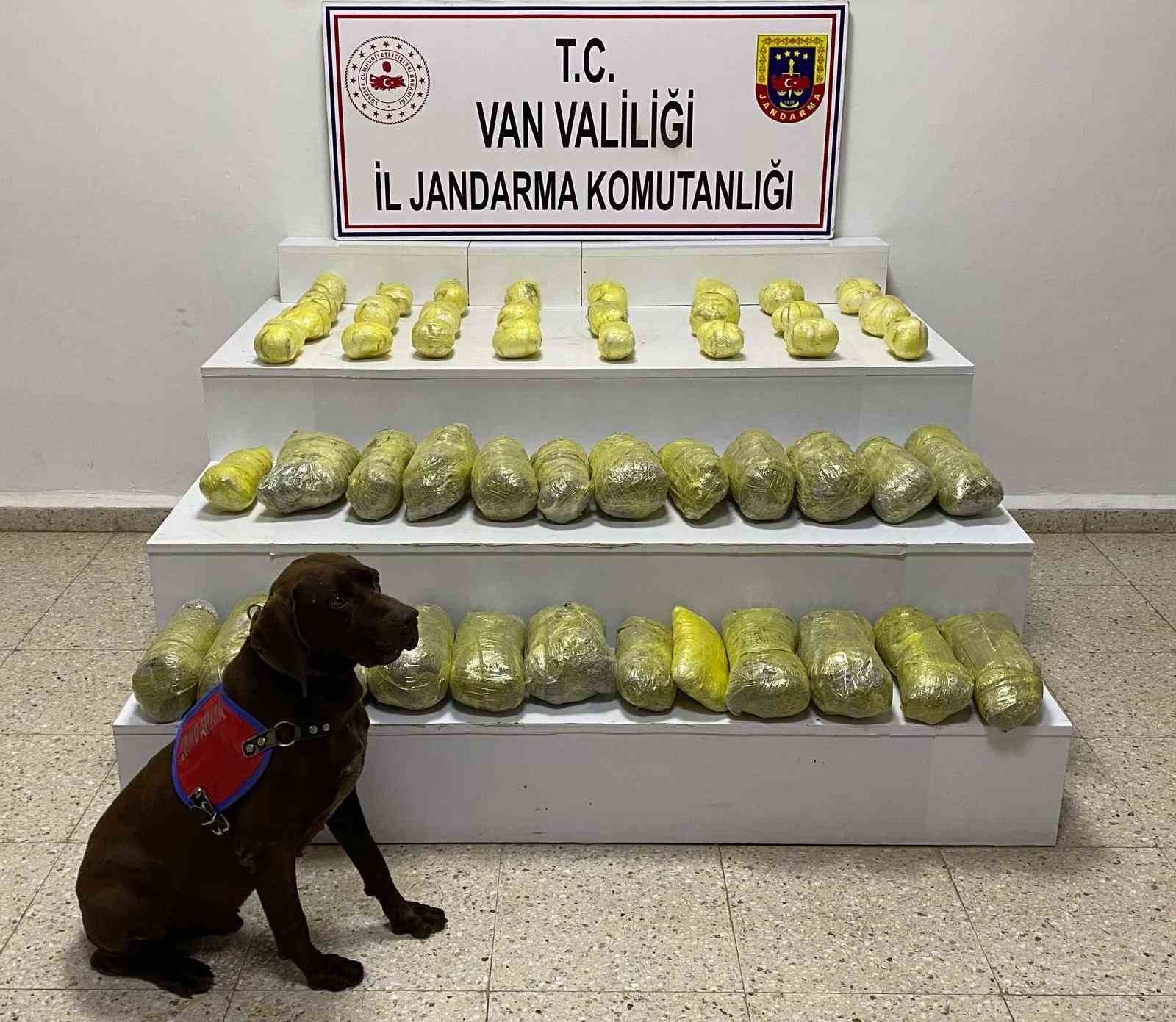 vanda 42 kilo 285 gram uyusturucu ele gecirildi 0