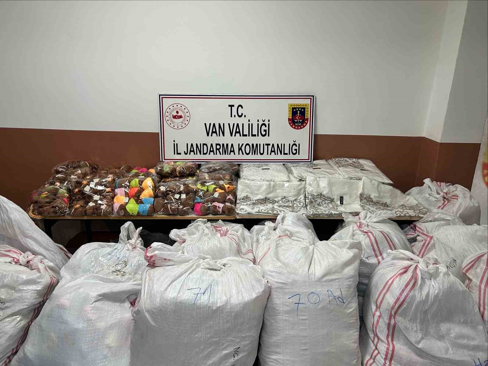 vanda 6 milyon tl degerinde kacak malzeme ele gecirildi 1 4zQn1yiH