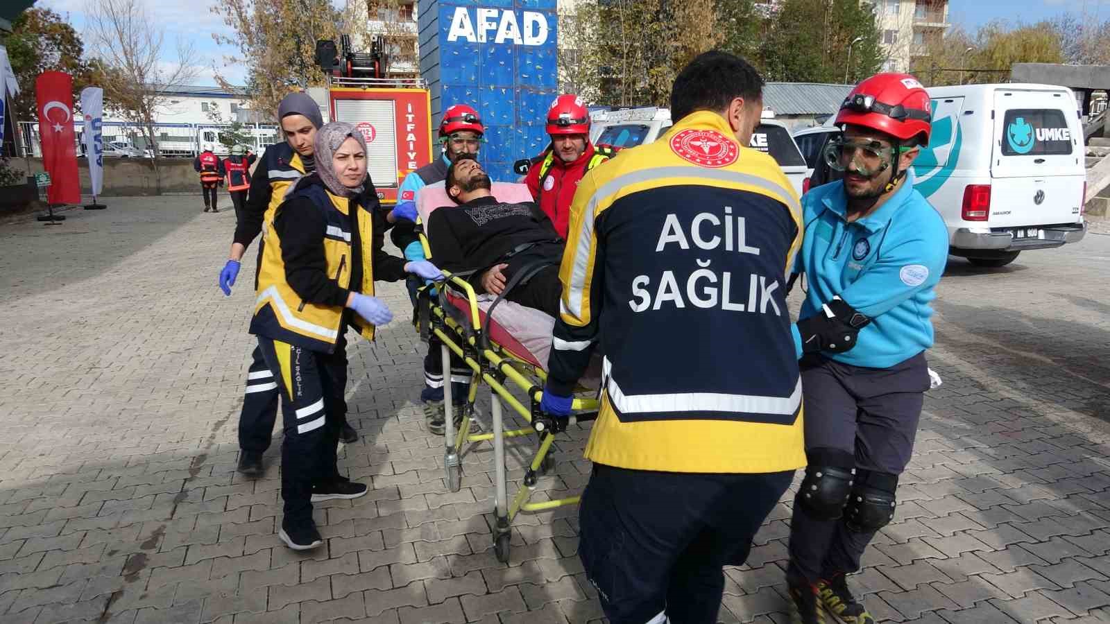 vanda 72lik depremin yil donumunde gercegi aratmayan tatbikat 1