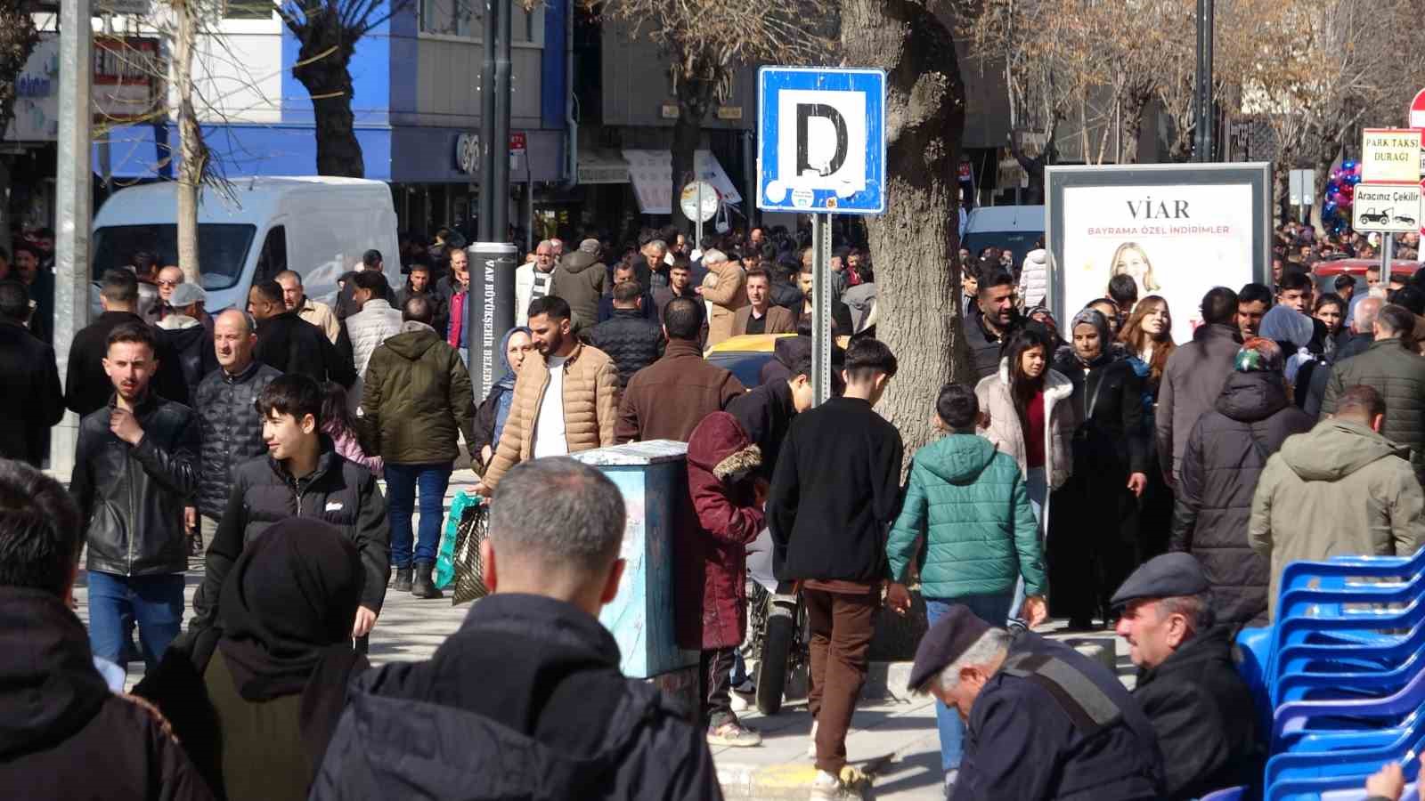 vanda bayram telasi caddeler doldu tasti 5 KMusfmRH