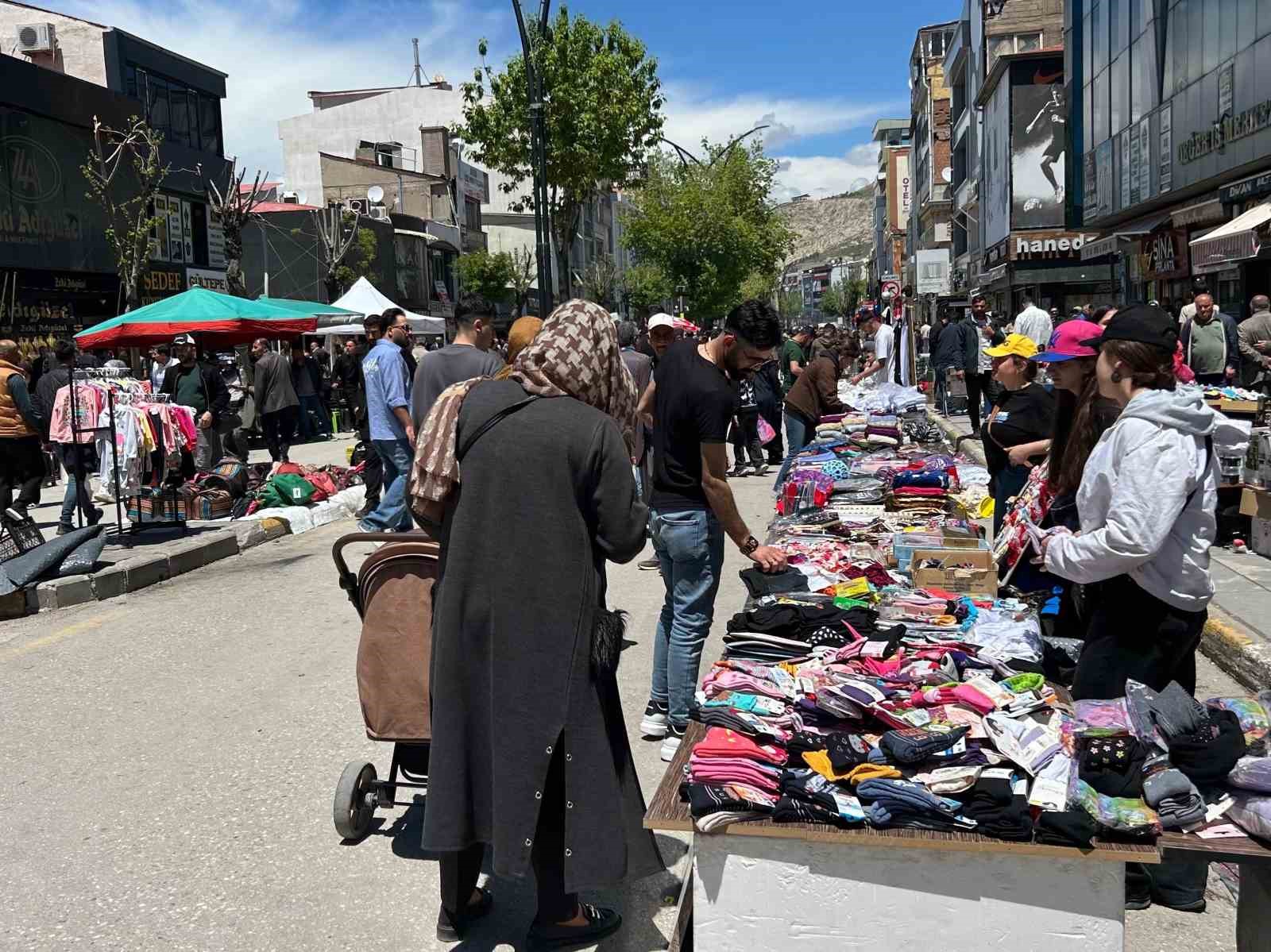 vanda bayram yogunlugu caddeler doldu tasti 3 P8qEHzzj