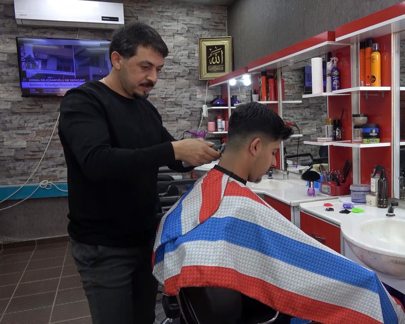 vanda bayram yogunlugu yasayan kuafor ve berberler randevulu sisteme gecti 4 EberylJV