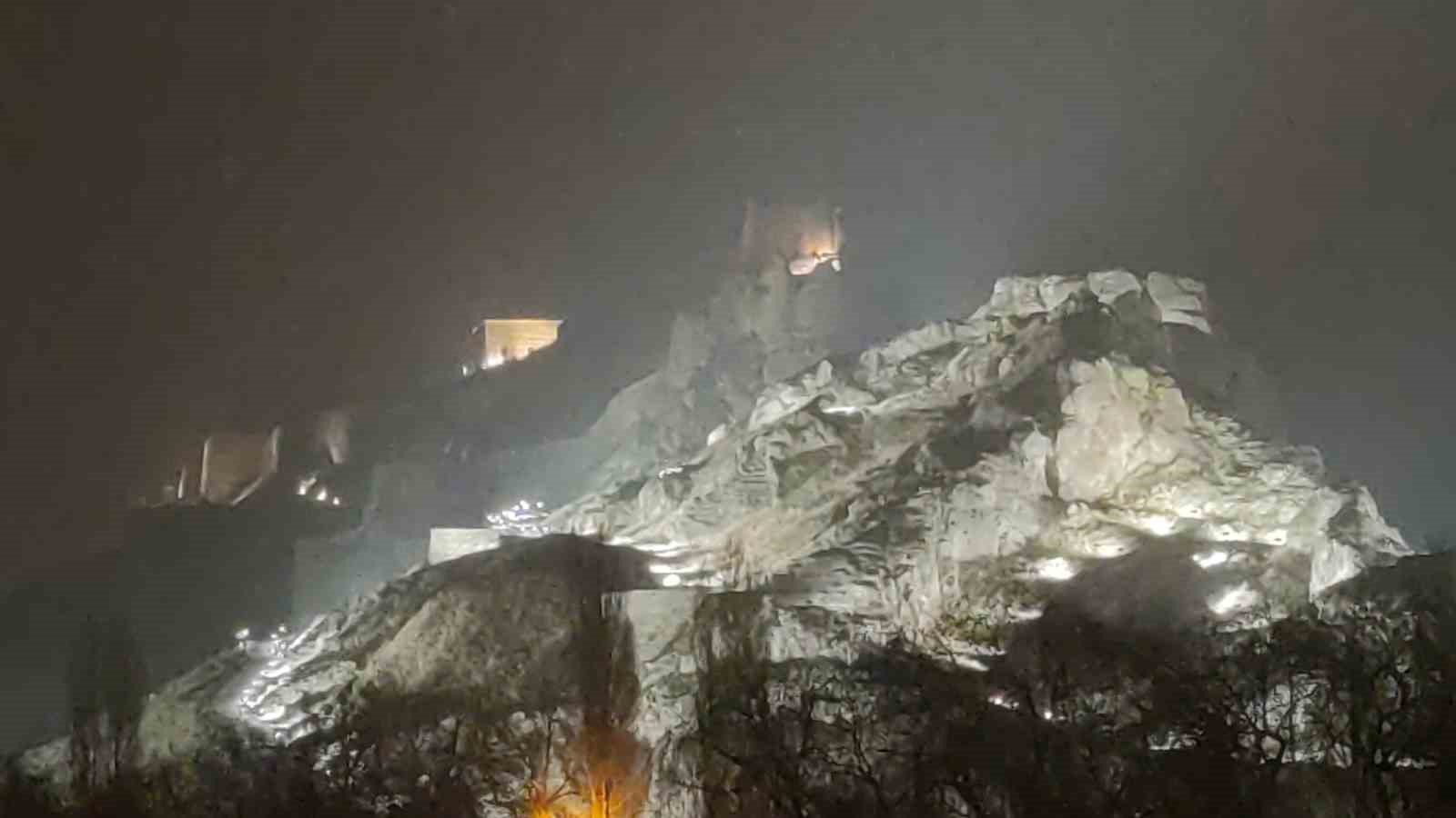 vanda beklenen kar geldi kent merkezi beyaza burundu 3