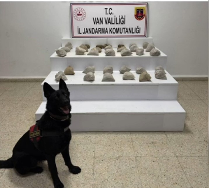 vanda bir ayda 224 kilo uyusturucu ele gecirildi 4