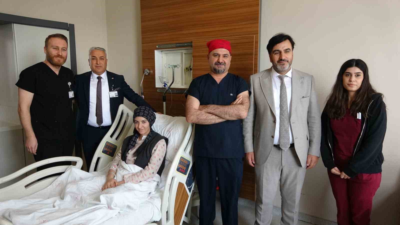 vanda bolge tarihinde bir ilk gogus kafesi acilmadan kalp ameliyati yapildi 0 a6aZtdVm