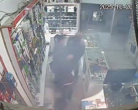 vanda cep telefonu bataryasi bomba gibi patladi 1