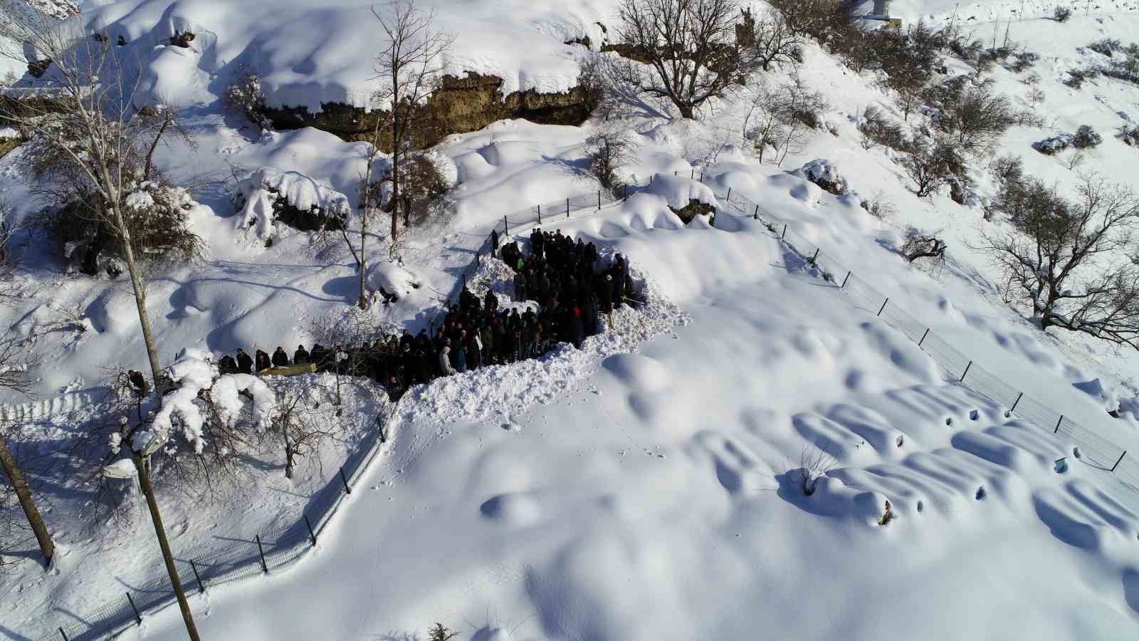 vanda cig felaketinde hayatini kaybeden kadin son yolculuguna ugurlandi 2 rNcdES2y