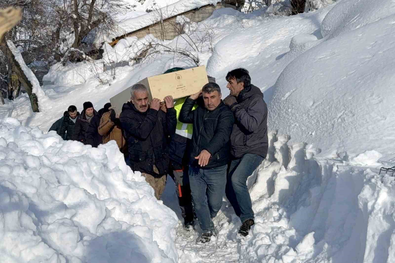 vanda cig felaketinde hayatini kaybeden kadin son yolculuguna ugurlandi 4 HMNVgHTK