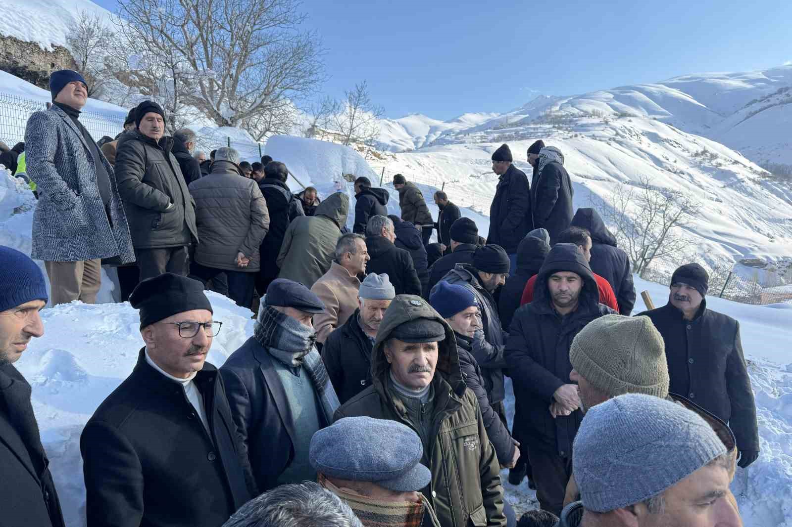 vanda cig felaketinde hayatini kaybeden kadin son yolculuguna ugurlandi 5 z3TigSvn