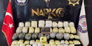 vanda-durdurulan-kamyondan-74-kilo-uyusturucu-cikti-RaakQdG9.jpg