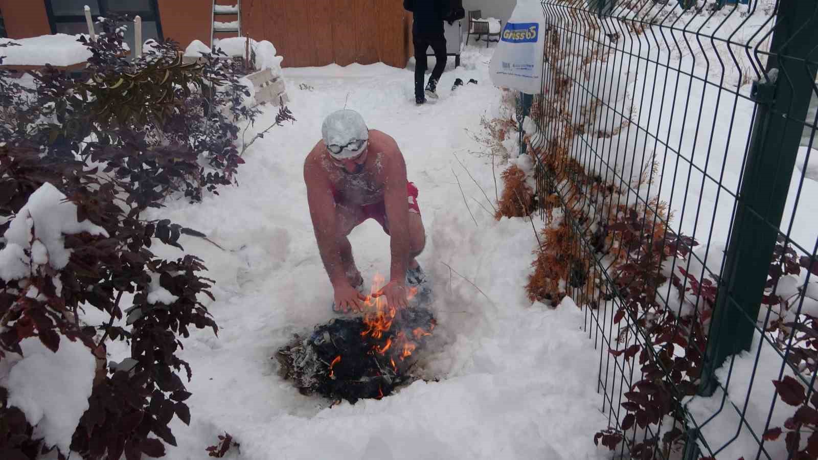 vanda eksi 8 derecede kar banyosu yapti 4