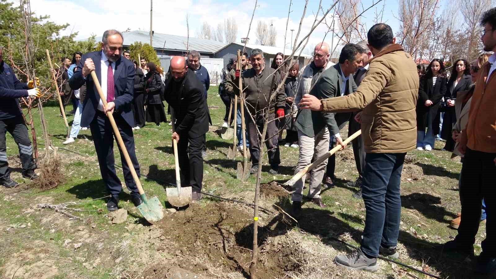 vanda gelecegin diplomatlari toprakla bag kurdu 1 nnqOU67F