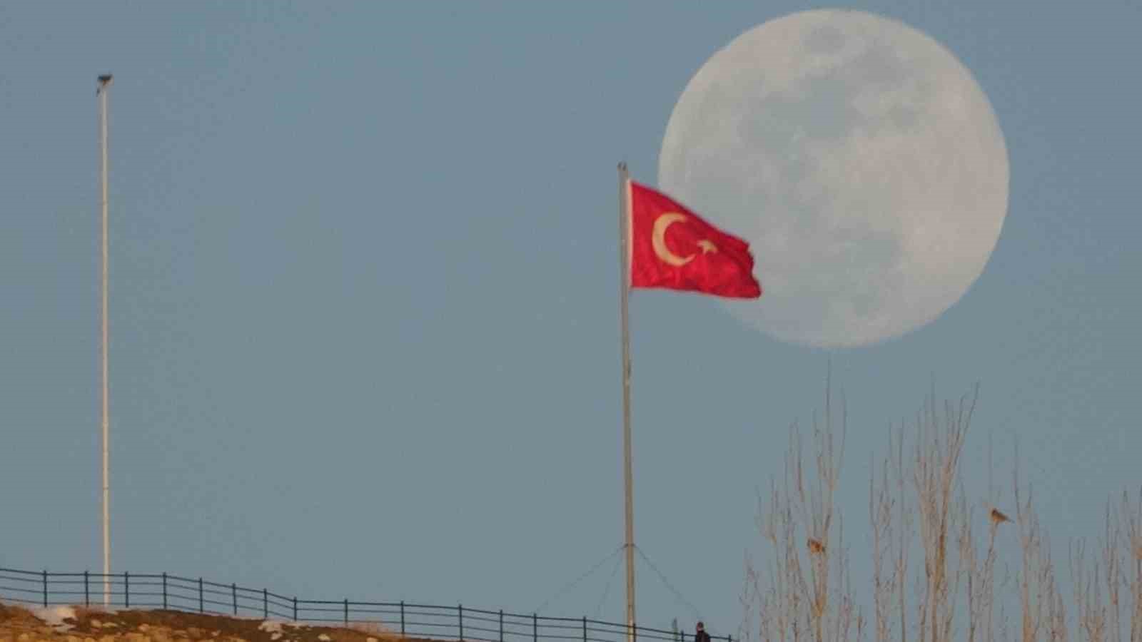 vanda gokyuzu nobet degisimi gunes cekildi ay sahneye cikti 4